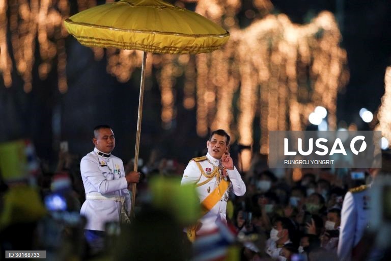 Cerimónia das velas em memória do falecido rei tailandês Bhumibol Adulyadej