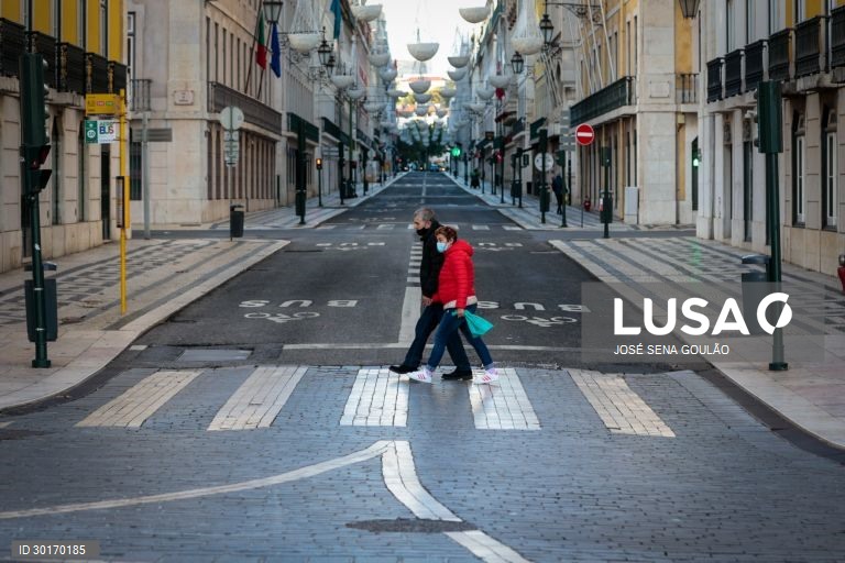 Covid-19: Início do recolher obrigatório em Lisboa
