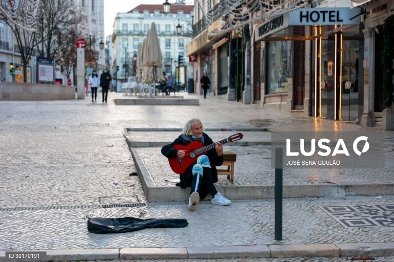 Covid-19: Início do recolher obrigatório em Lisboa