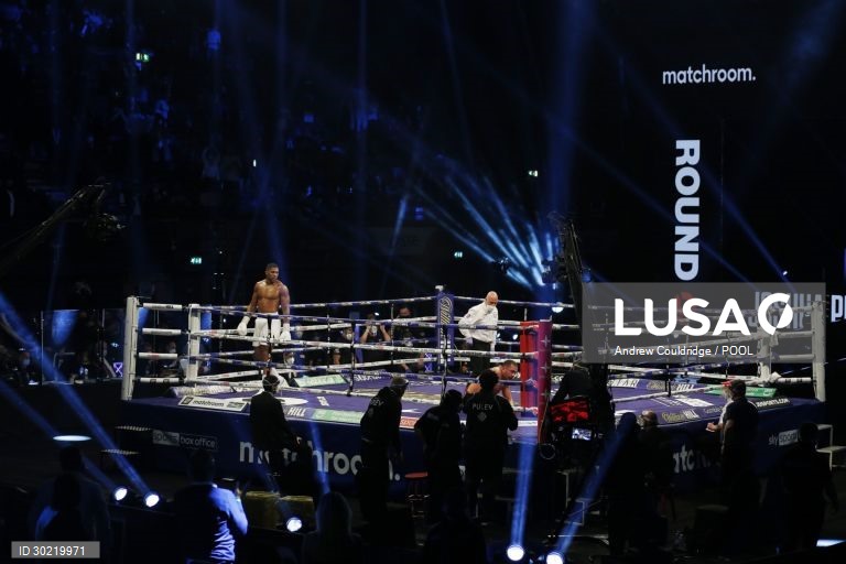 Combate de peso-pesado Joshua vs Pulev 