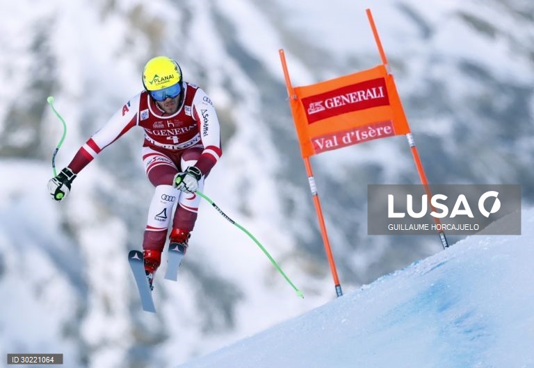 Mundial de downhill de esqui alpino em França.