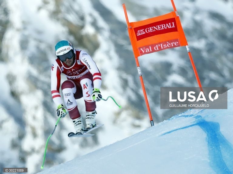 Mundial de downhill de esqui alpino em França.