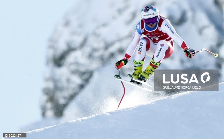Mundial de downhill de esqui alpino em França.