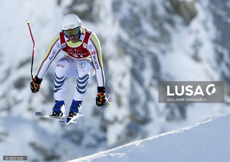Mundial de downhill de esqui alpino em França.