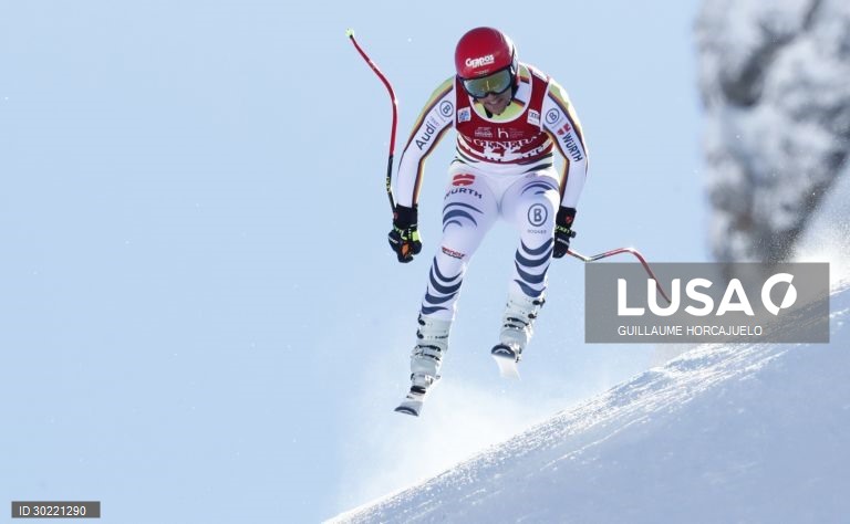 Mundial de downhill de esqui alpino em França.