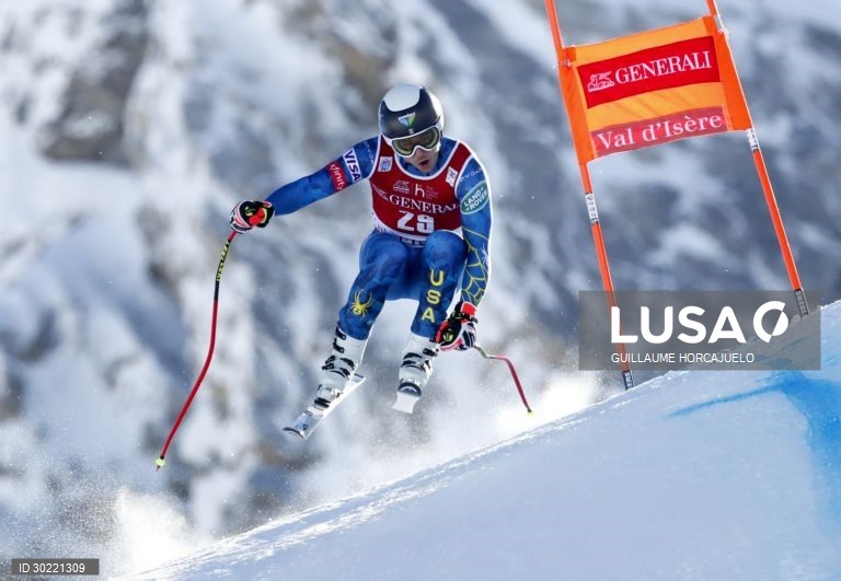 Mundial de downhill de esqui alpino em França.