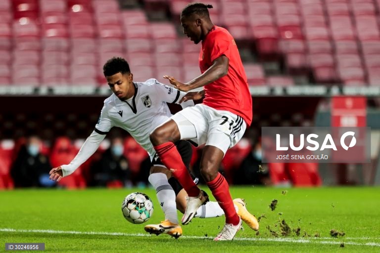 O Benfica vence o Vitória de Guimarães no desempate por grandes penalidades (4-1) em jogo dos quartos de final da Taça de Liga de futebol