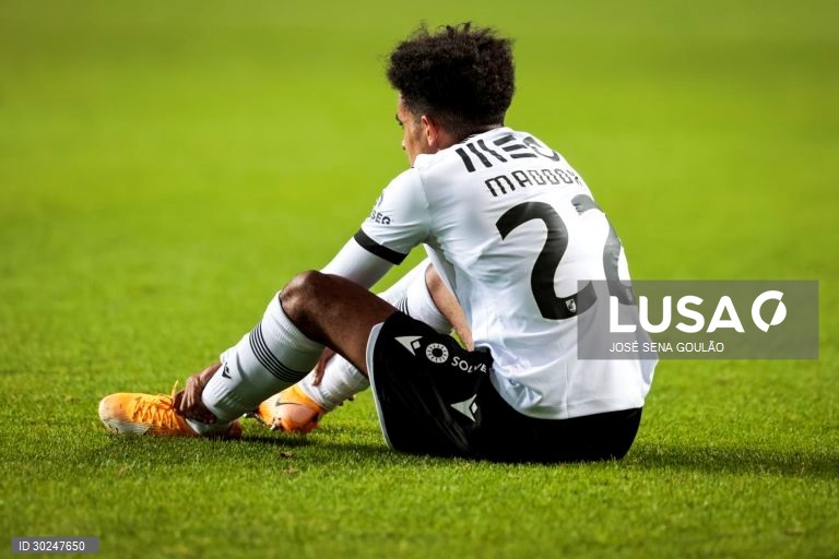 O Benfica vence o Vitória de Guimarães no desempate por grandes penalidades (4-1) em jogo dos quartos de final da Taça de Liga de futebol