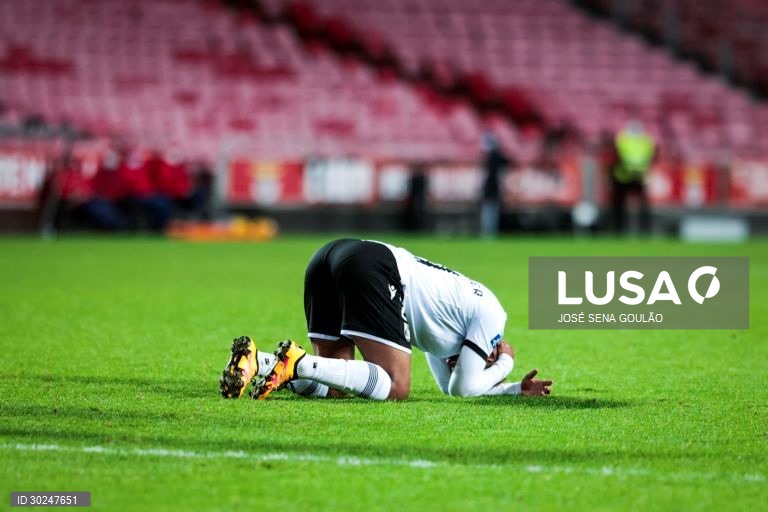 O Benfica vence o Vitória de Guimarães no desempate por grandes penalidades (4-1) em jogo dos quartos de final da Taça de Liga de futebol