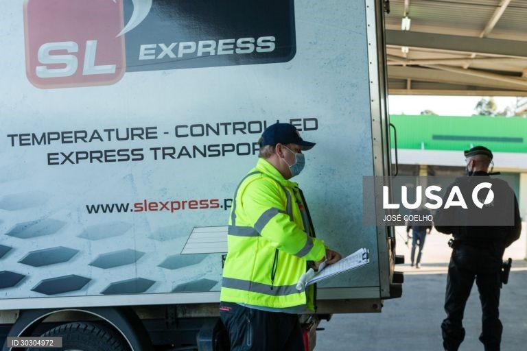 Covid-19: Primeiro lote de vacinas já chegou a Portugal