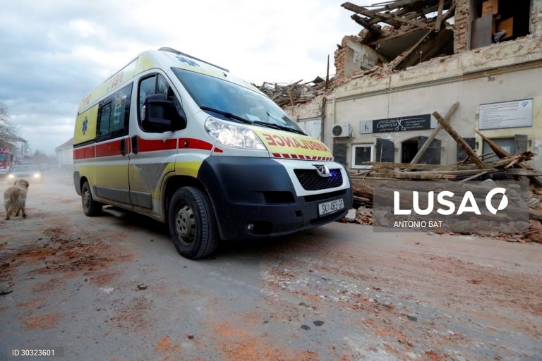 Rescaldo do sismo de magnitude 6,4 na Croácia