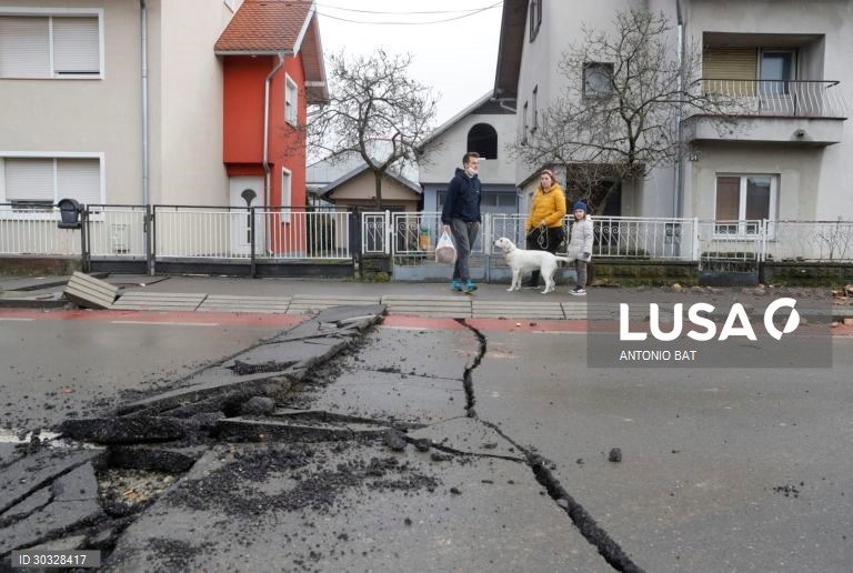 Rescaldo do sismo de magnitude 6,4 na Croácia