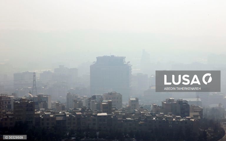 Irão: Poluição atmosférica em Teerão