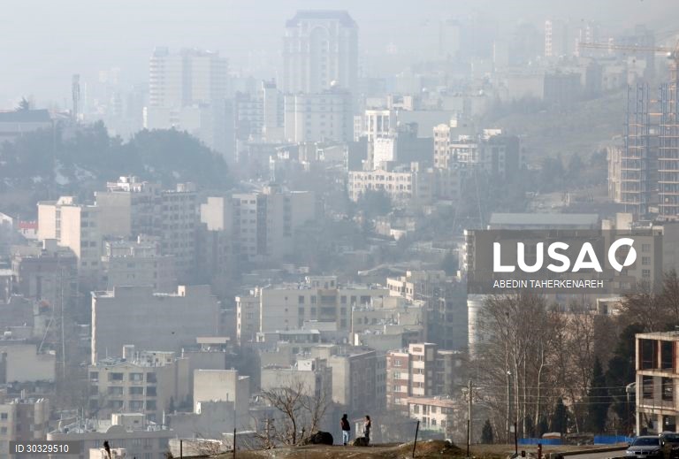 Irão: Poluição atmosférica em Teerão