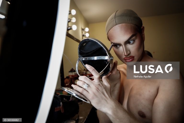 Paraguai: Espetáculo de drag queens em Asuncion