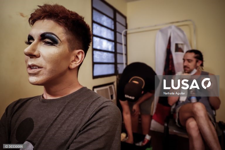 Paraguai: Espetáculo de drag queens em Asuncion