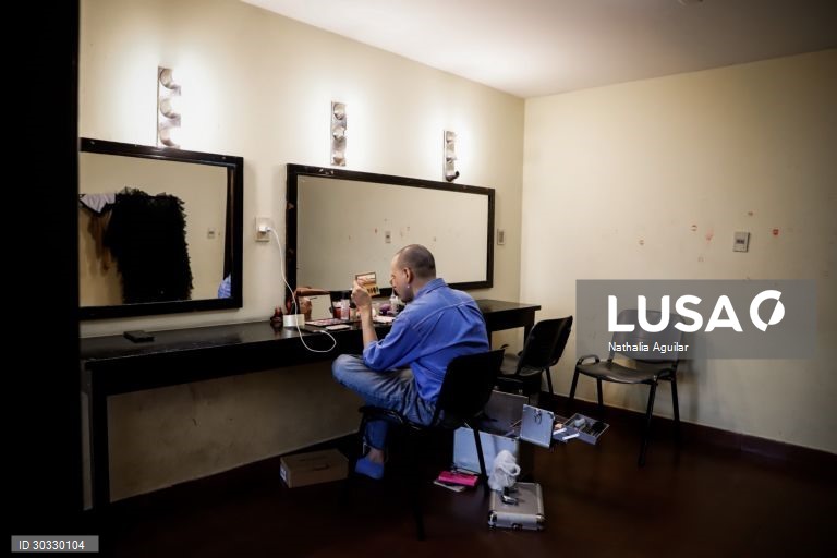 Paraguai: Espetáculo de drag queens em Asuncion