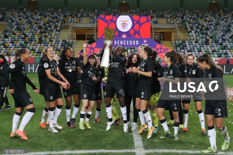 Futebol feminino: Benfica conquista a Taça da Liga ao vencer o Sporting de Braga