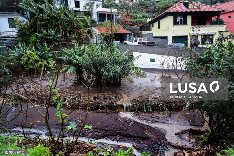 Mau tempo em Machico na Ilha da Madeira