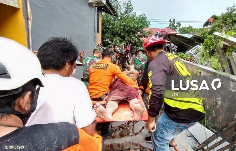 Um sismo de magnitude 6,2 atingiu a ilha de Sulawesi