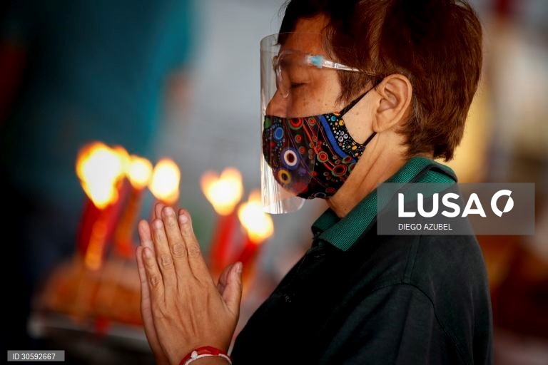 Preparativos para a celebração do novo ano lunar em Banguecoque