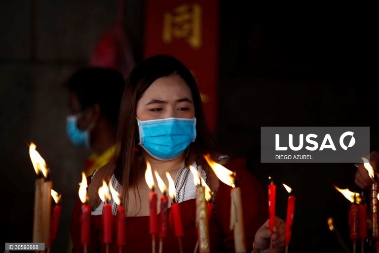 Preparativos para a celebração do novo ano lunar em Banguecoque
