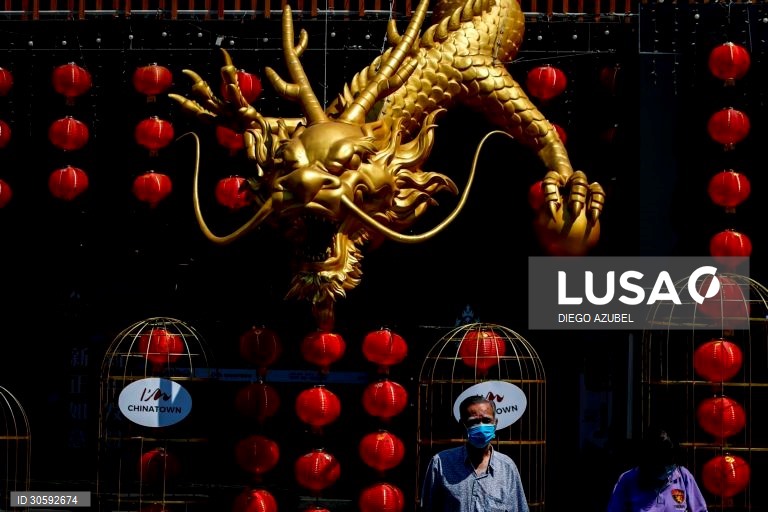 Preparativos para a celebração do novo ano lunar em Banguecoque