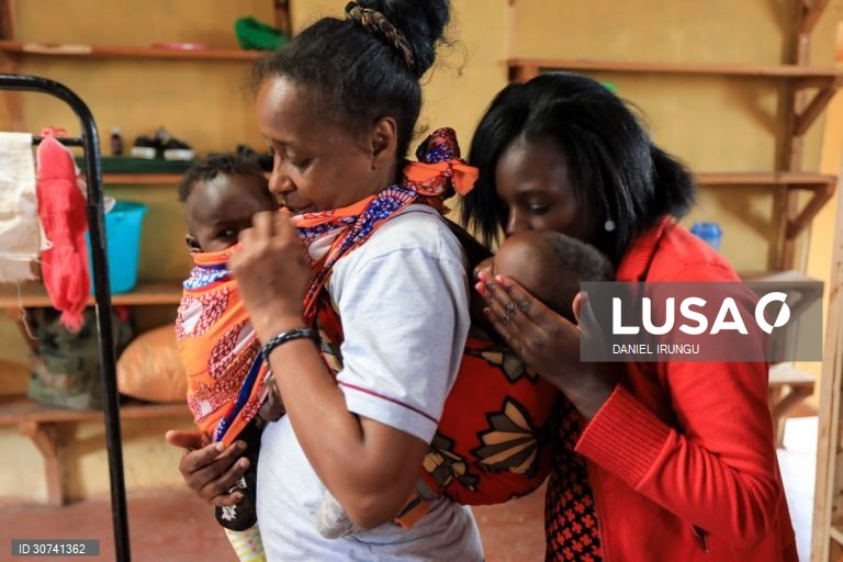 Quénia: Escola para mães adolescentes