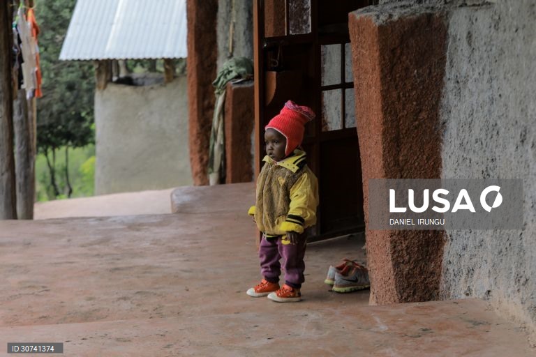 Quénia: Escola para mães adolescentes