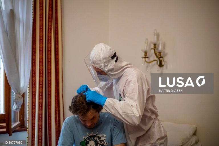 Hotel em Praga utilizado para sem-abrigo com teste positivo para a covid-19