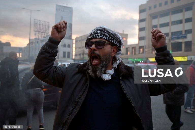 Protesto contra cortes de energia e custo de vida no Líbano
