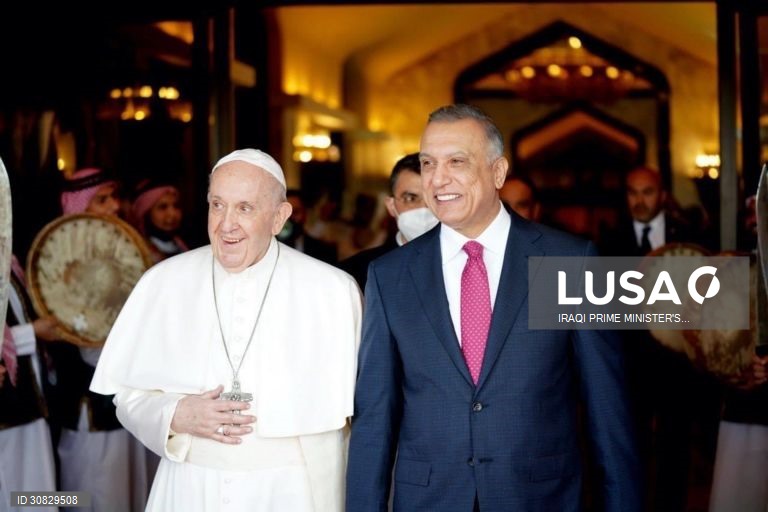 Papa Francisco inicia visita ao Iraque