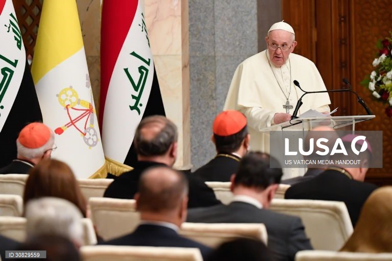 Papa Francisco inicia visita ao Iraque