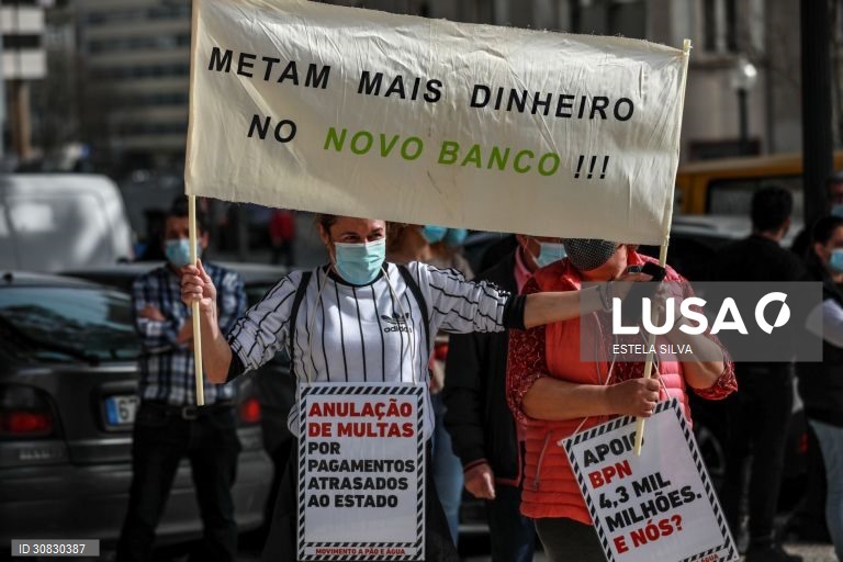 Manifestação do movimento “A Pão e Água” no Porto