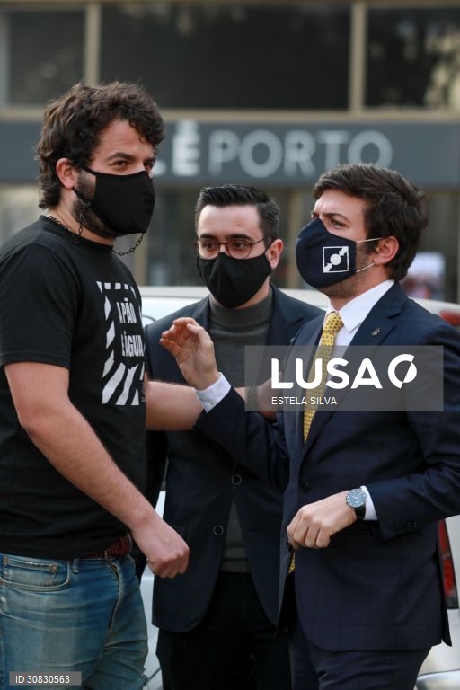 Manifestação do movimento “A Pão e Água” no Porto