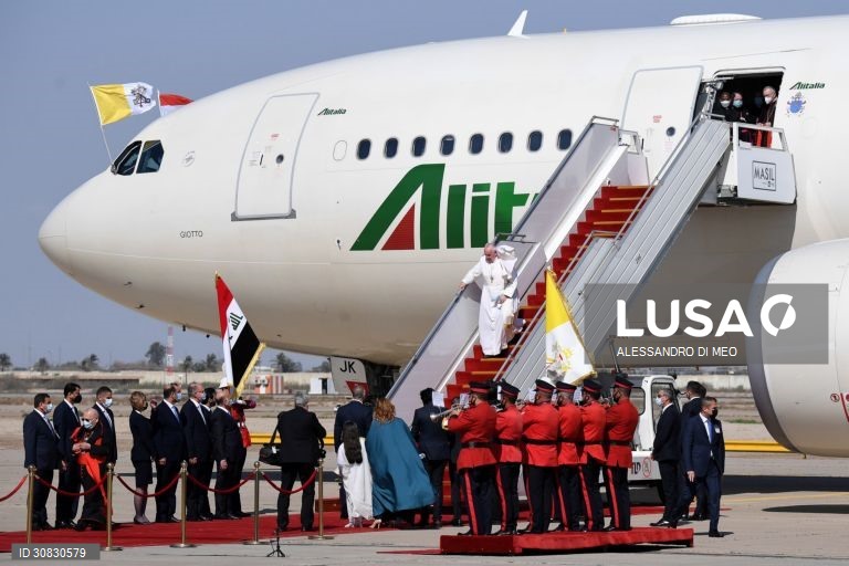 Papa Francisco inicia visita ao Iraque