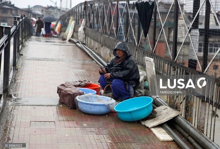 Dia de chuva em Srinagar, Índia