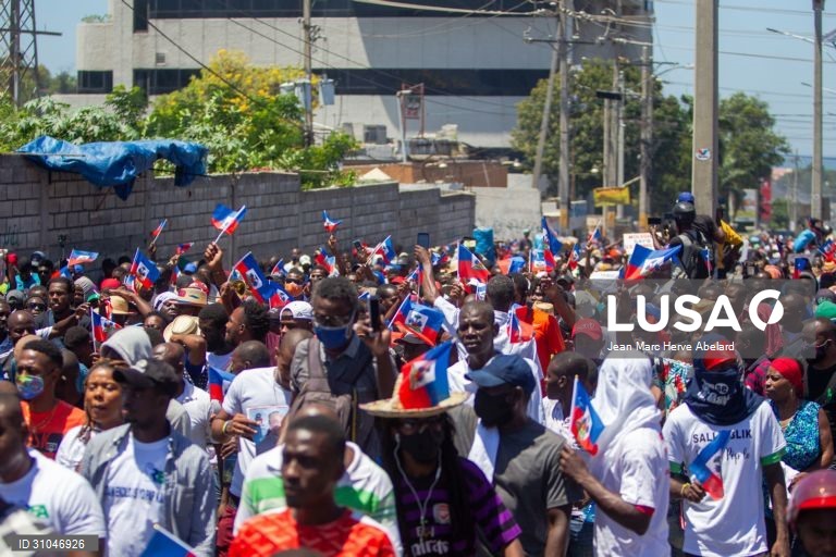 Milhares de haitianos nas ruas rejeitam a Constituição promovida pelo Presidente Jovenel Moise