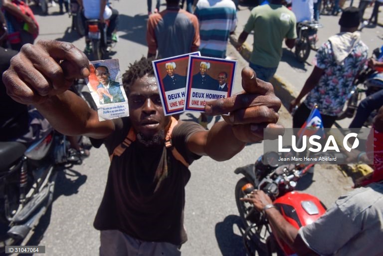 Milhares de haitianos nas ruas rejeitam a Constituição promovida pelo Presidente Jovenel Moise