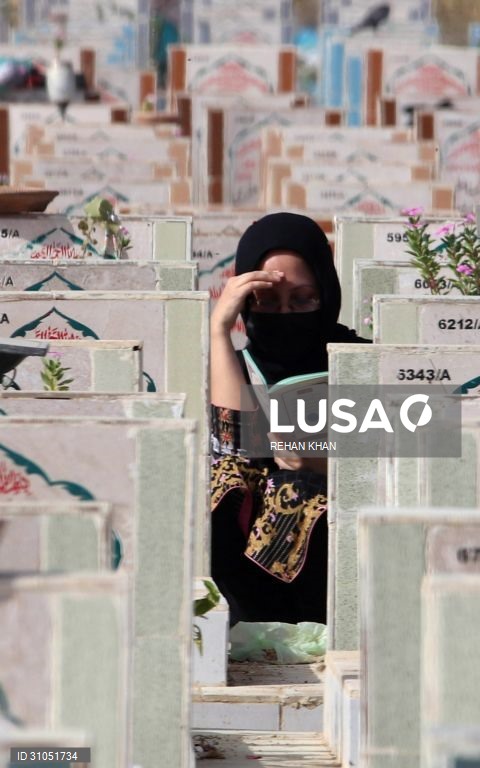 Paquistão: Muçulmanos homenageiam os mortos