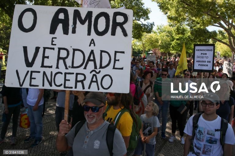 Manifestação contra medidas à covid-19
