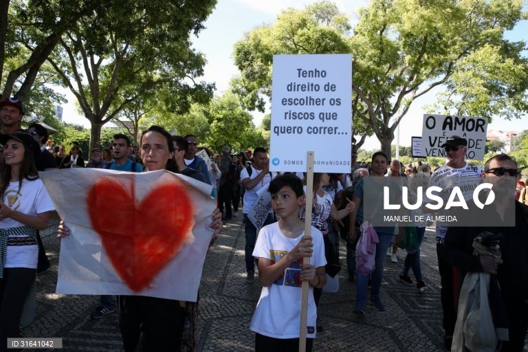 Manifestação contra medidas à covid-19