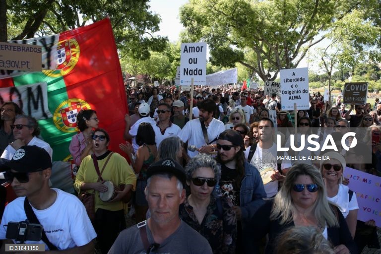 Manifestação contra medidas à covid-19