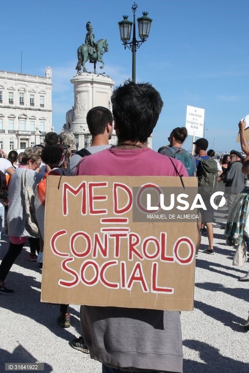 Manifestação contra medidas à covid-19