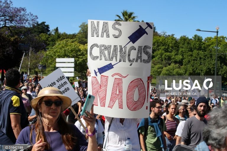 Manifestação contra medidas à covid-19