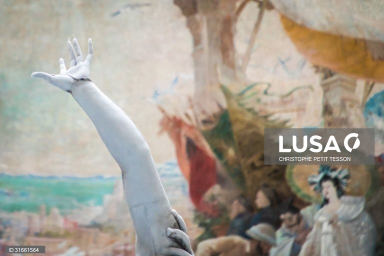 França: Exposição de arte contemporânea em Paris