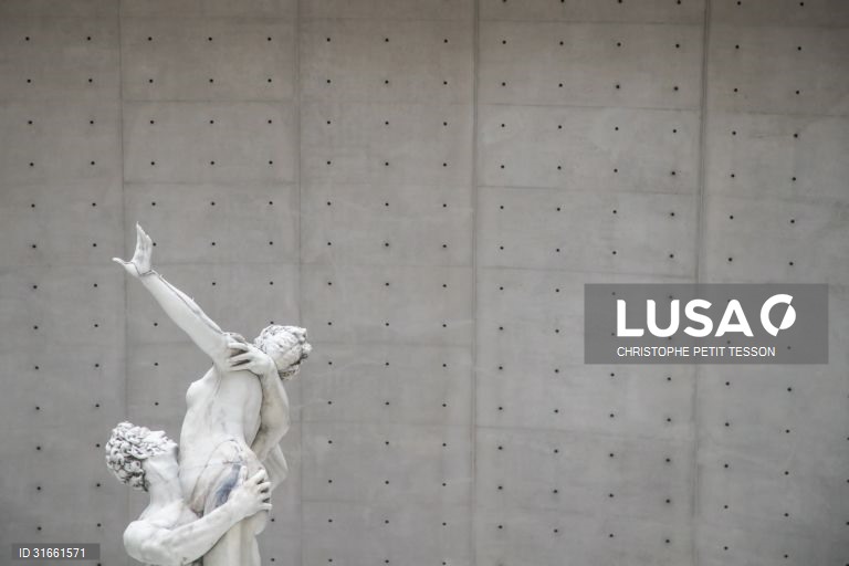 França: Exposição de arte contemporânea em Paris