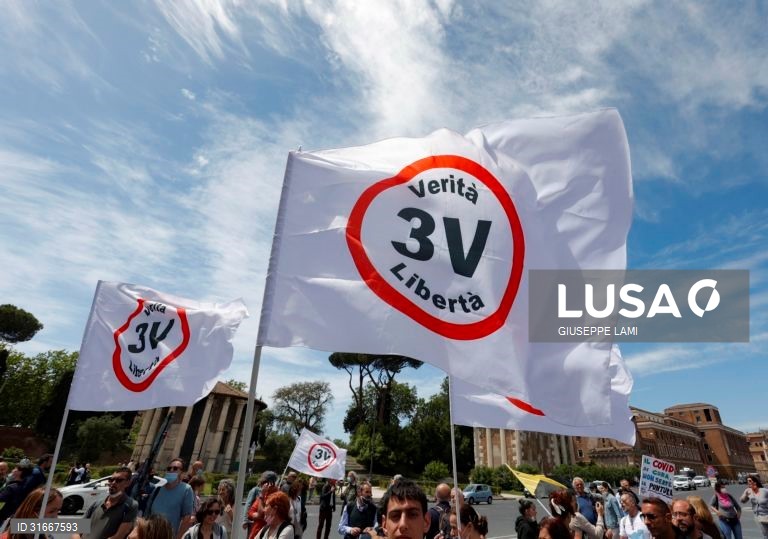 Itália: Protesto em Roma contra a vacinação para a covid-19