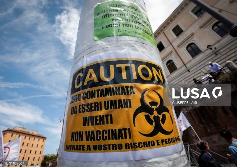 Itália: Protesto em Roma contra a vacinação para a covid-19