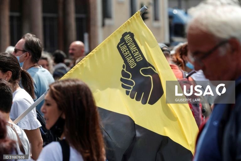 Itália: Protesto em Roma contra a vacinação para a covid-19